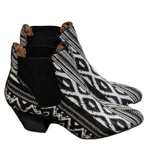 67 Sixtyseven Black & White Geometric Print Heeled Modern Boho Knit Ankle Boots